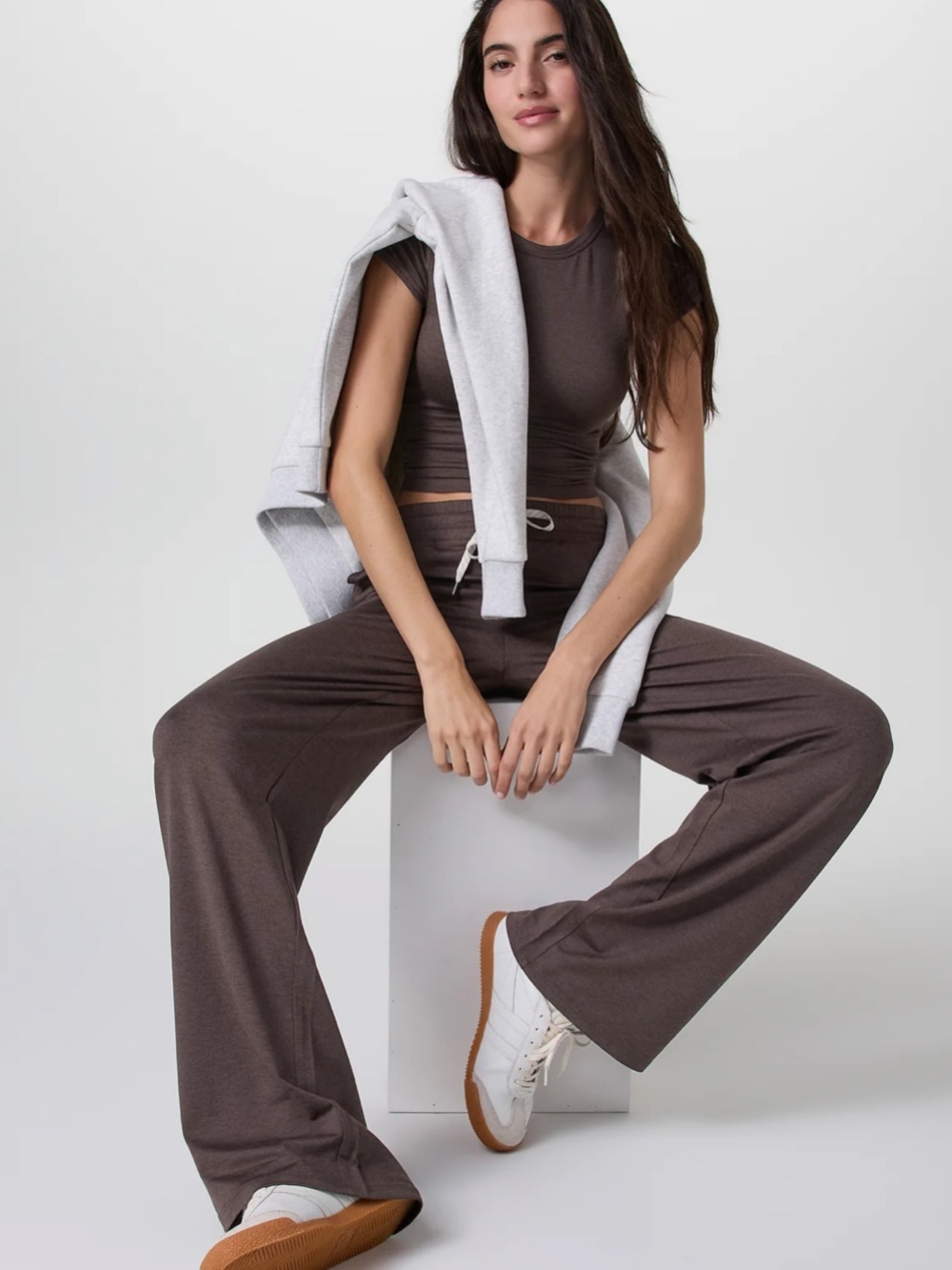 Vuori Halo Essential Wideleg Pant in Java Heather (xs)